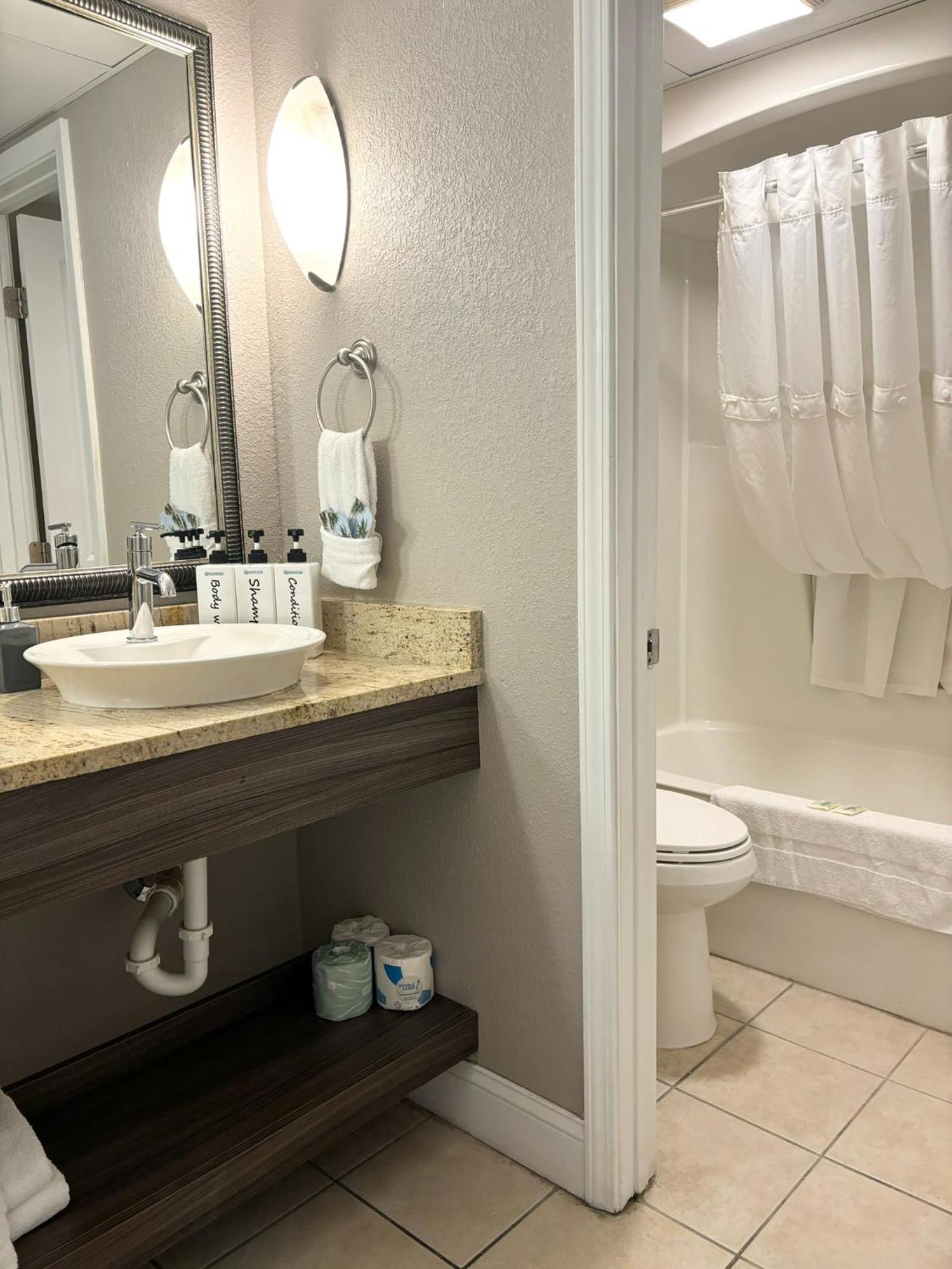 Azure Bliss Oceanfront Condo Sleeps 6 Myrtle Beach Exterior photo